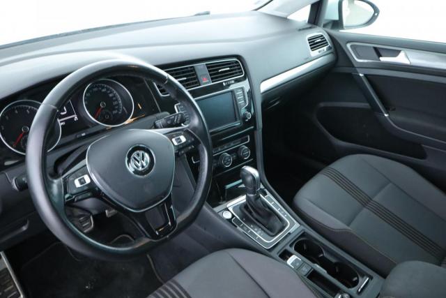 Volkswagen Golf image 8