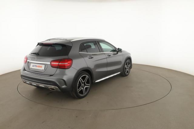 Mercedes Benz Gla image 8