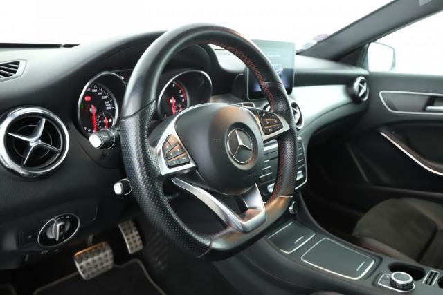 Mercedes Benz Gla image 6