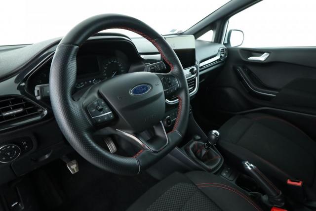 Ford Fiesta image 8