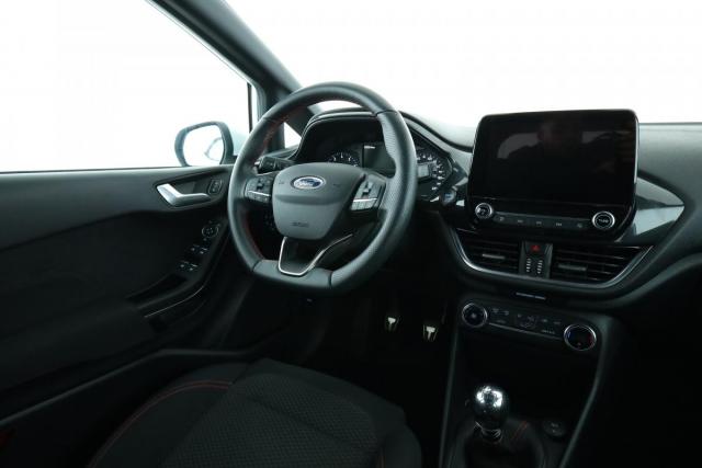 Ford Fiesta image 2