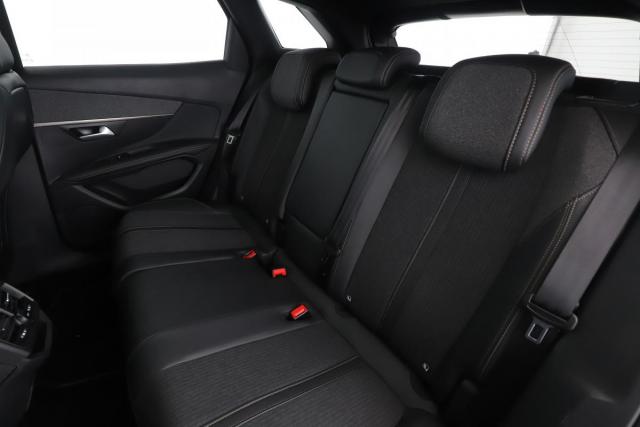 Peugeot 3008 image 2
