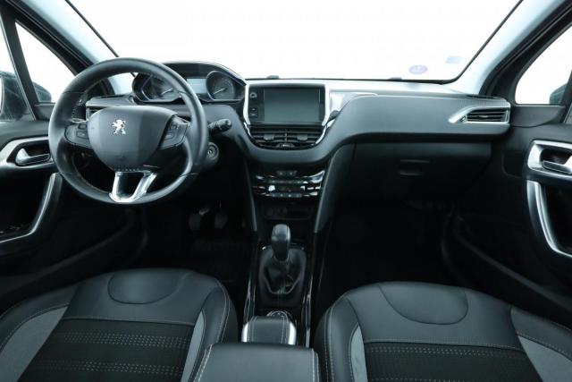 Peugeot 2008 image 3