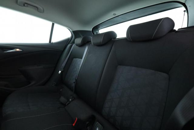 Opel Astra image 8