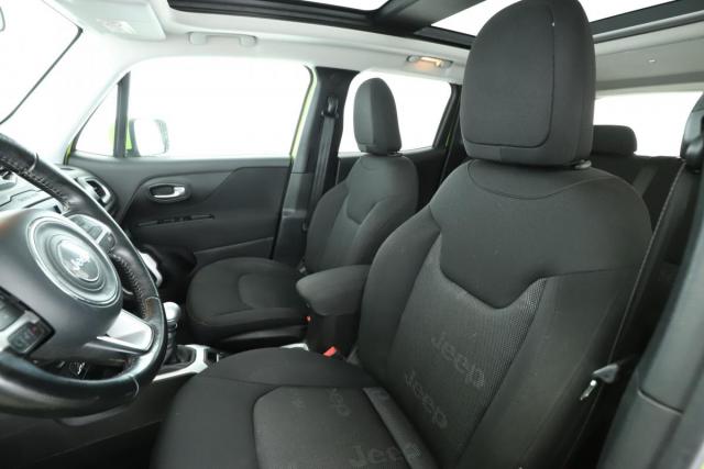 Jeep Renegade image 5