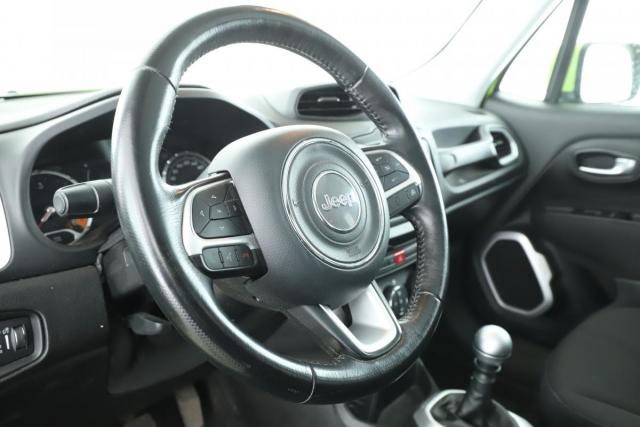Jeep Renegade image 6