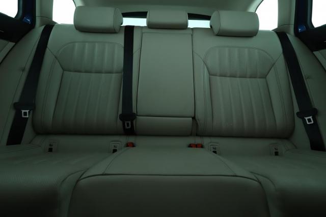 Skoda Superb Combi image 8