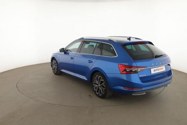Skoda Superb Combi image 1