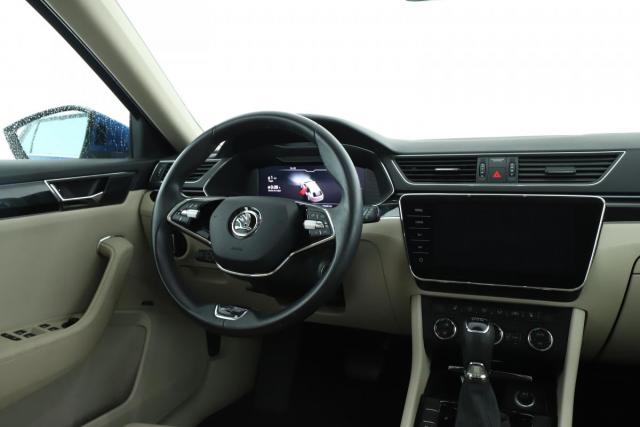Skoda Superb Combi image 3