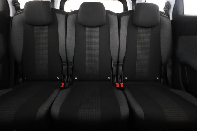 Peugeot 5008 image 4