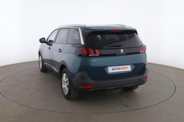 Peugeot 5008 image 1