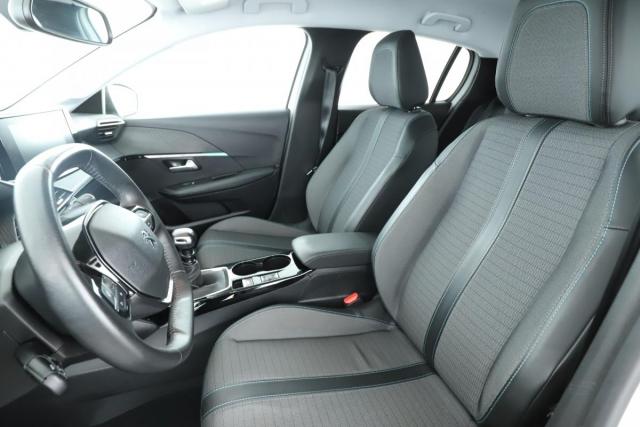 Peugeot 208 image 9
