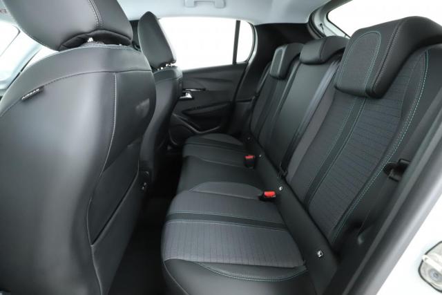 Peugeot 208 image 1