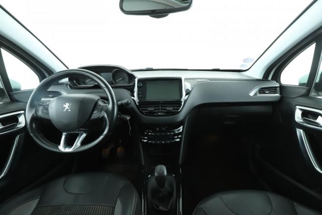 Peugeot 2008 image 8