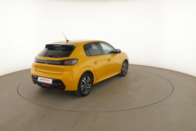 Peugeot 208 image 9