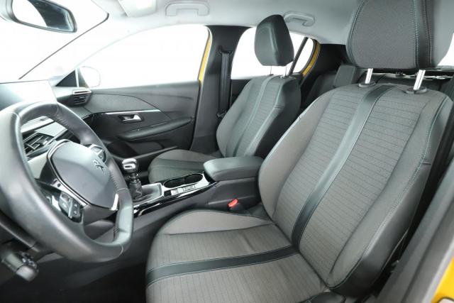 Peugeot 208 image 6