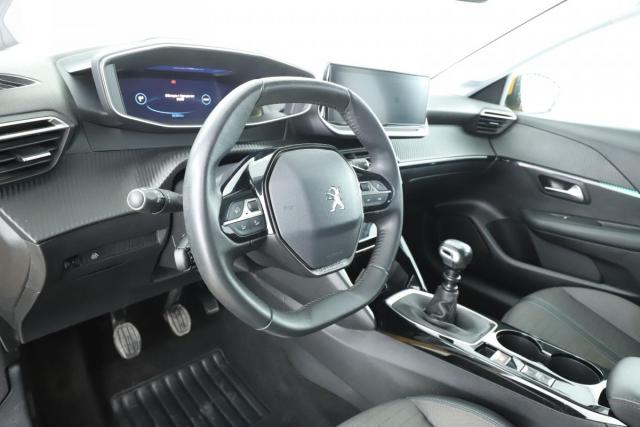 Peugeot 208 image 3