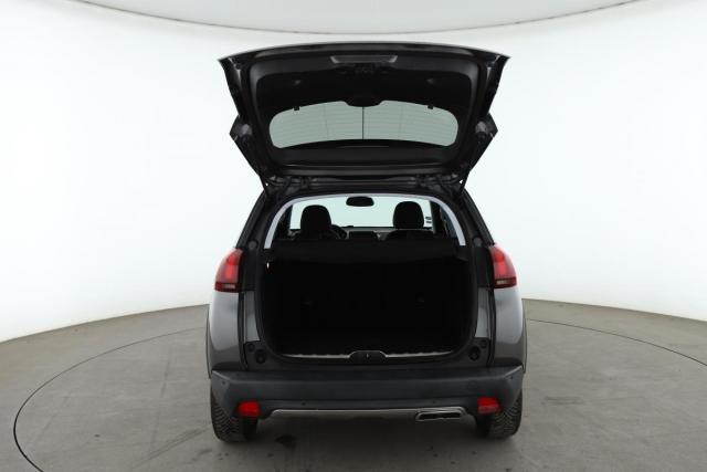 Peugeot 2008 image 2