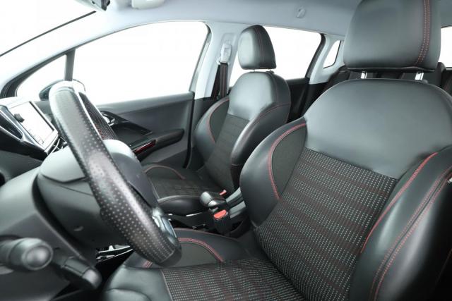 Peugeot 2008 image 1