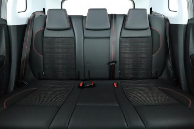 Peugeot 2008 image 9