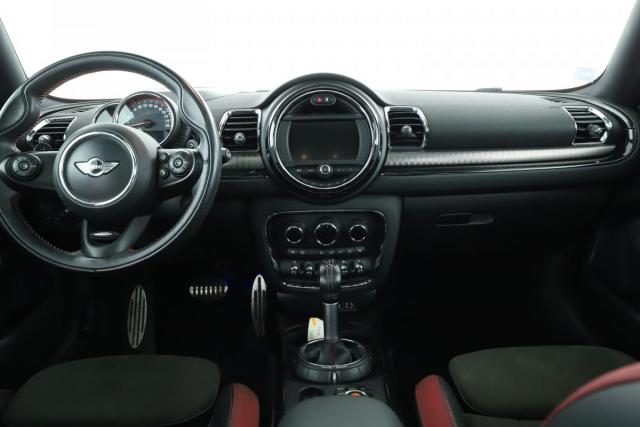 Mini Clubman image 1