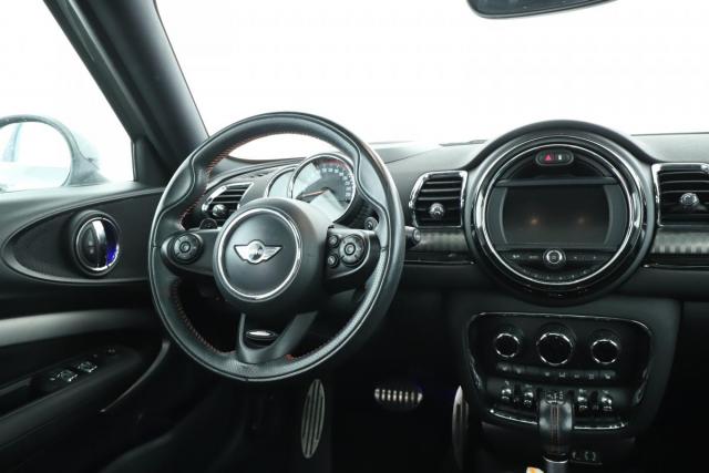 Mini Clubman image 9