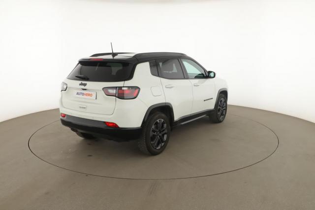 Jeep Compass image 9