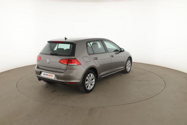 Volkswagen Golf image 6