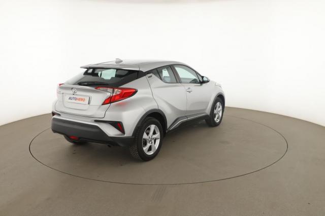 Toyota C-Hr image 8