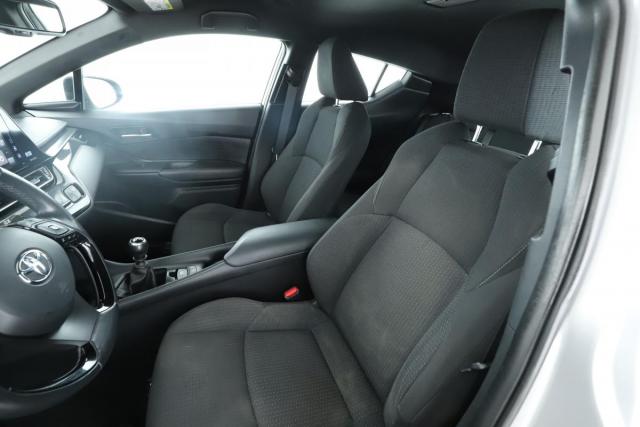 Toyota C-Hr image 5