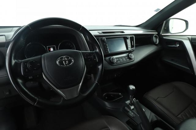 Toyota Rav4 image 2