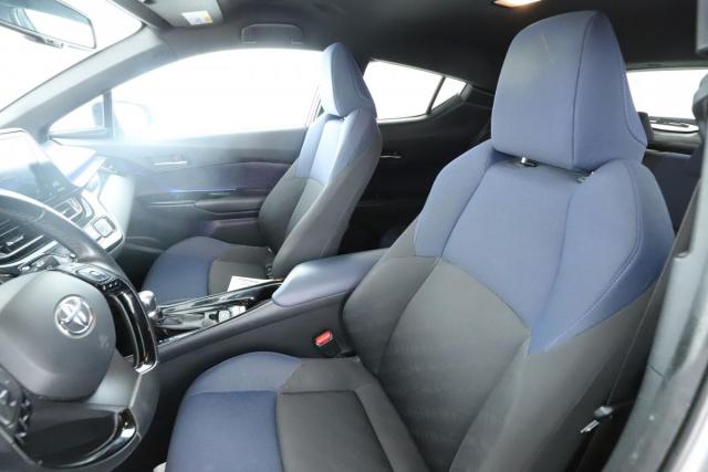 Toyota C-Hr image 9
