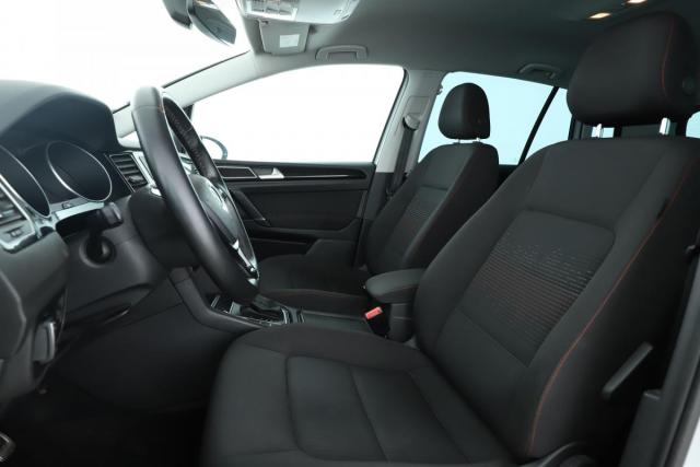 Volkswagen Golf Sportsvan image 5