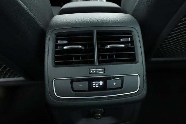 Audi A4 image 2