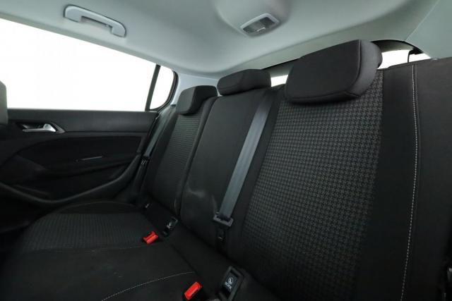 Peugeot 308 image 2