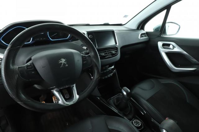Peugeot 2008 image 8