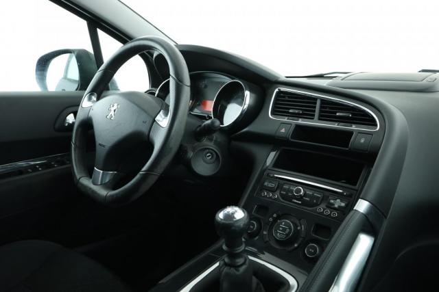 Peugeot 3008 image 1