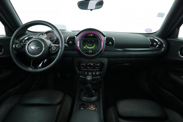 Mini Clubman image 2