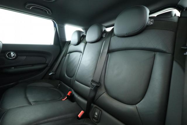 Mini Clubman image 1