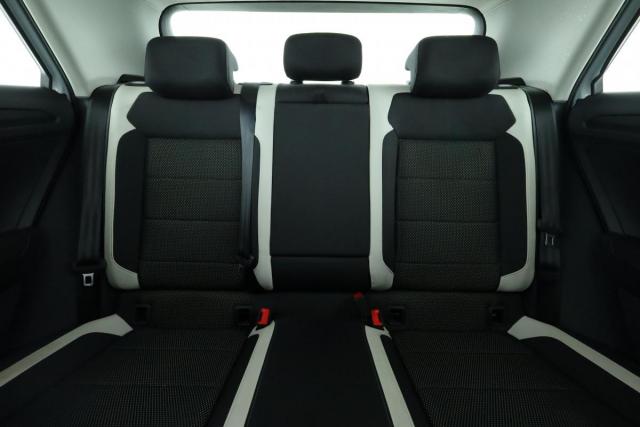 Volkswagen T-Roc image 6