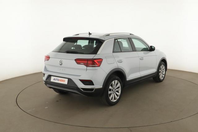 Volkswagen T-Roc image 2