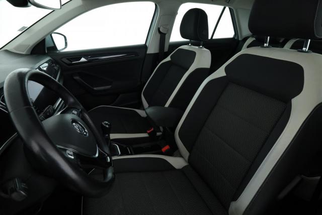 Volkswagen T-Roc image 7