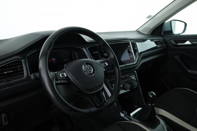 Volkswagen T-Roc image 5