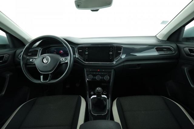 Volkswagen T-Roc image 9