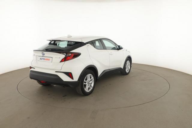 Toyota C-Hr image 8