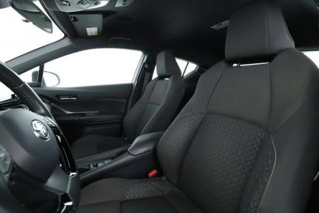 Toyota C-Hr image 1