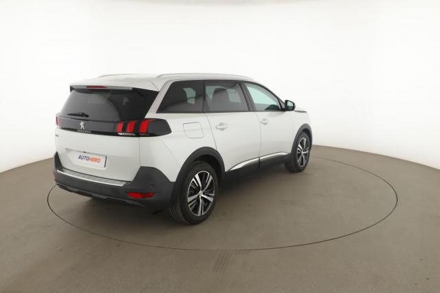 Peugeot 5008 image 8