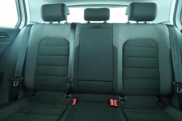 Volkswagen Golf image 6