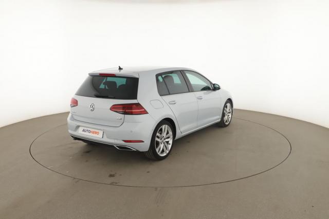 Volkswagen Golf image 8