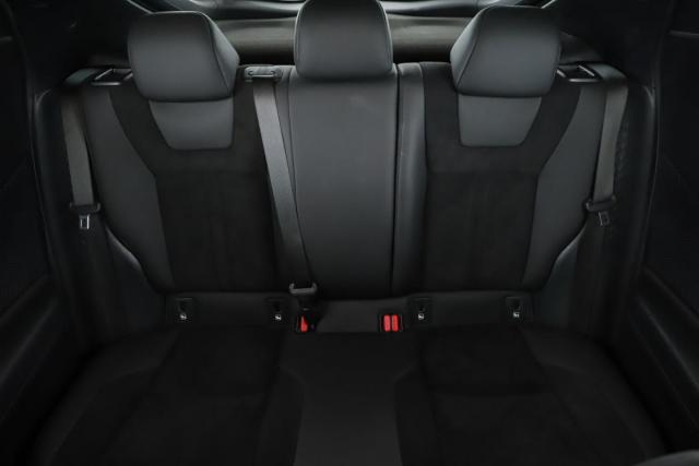 Toyota C-Hr image 6